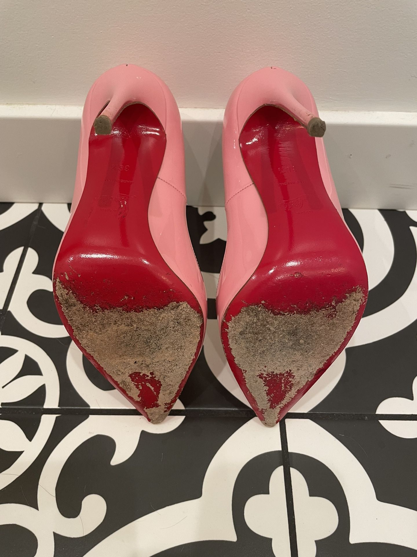 Christian Louboutin Pink Patent Pigalle 120 Heels. Size 36.5.