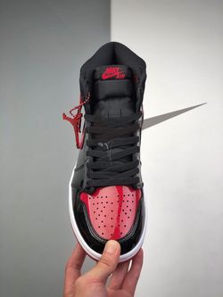 Jordan 1 Retro High OG Bred Patent New Sneaker Thumbnail