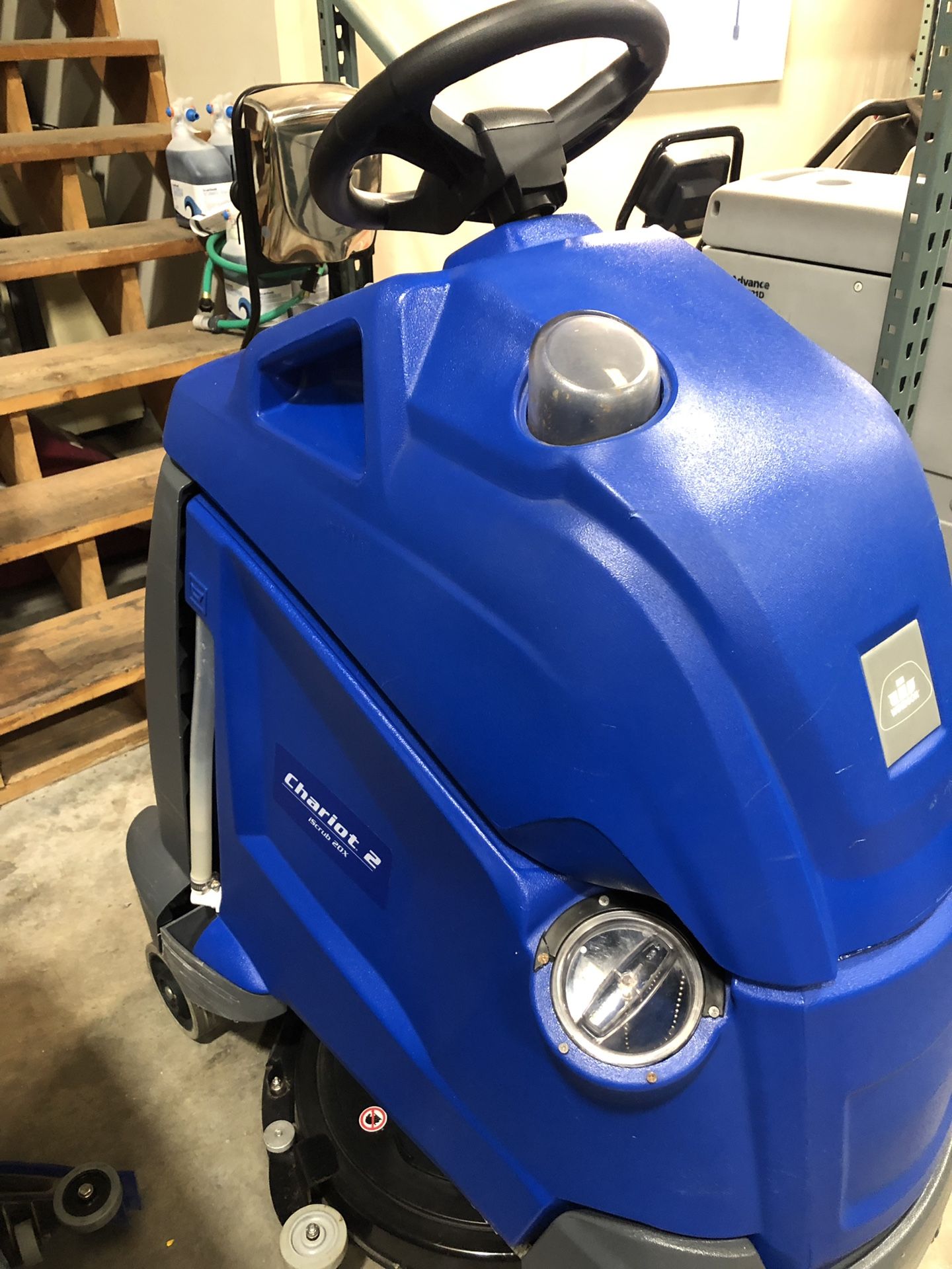 Windsor iScrub 2 20x stand on floor scrubber