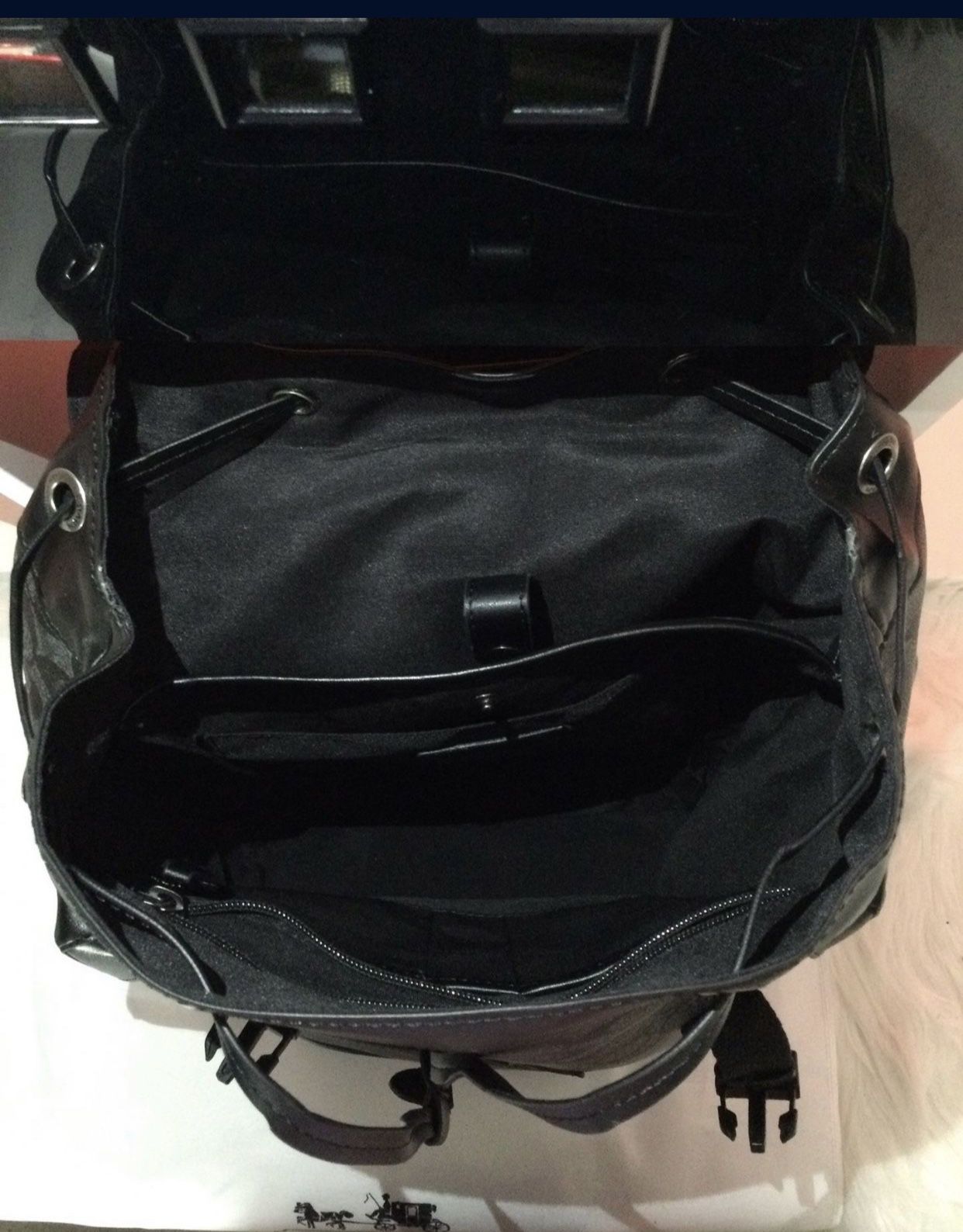 Coach Men's Track Bagpack 😍