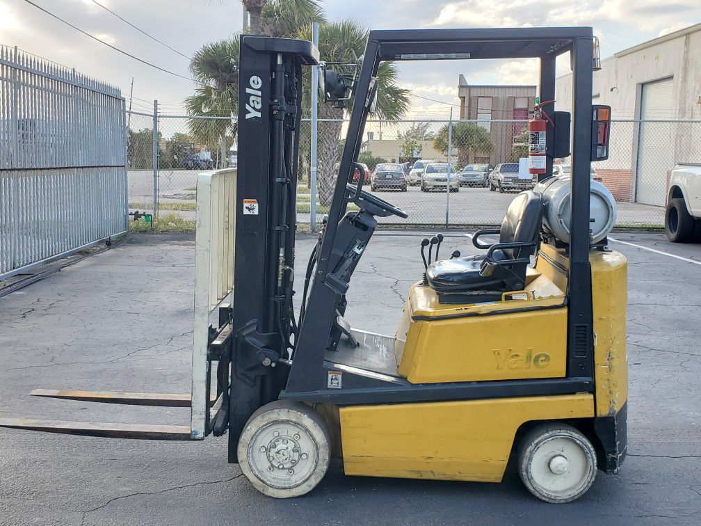 YALE FORKLIFT 3000LBS 