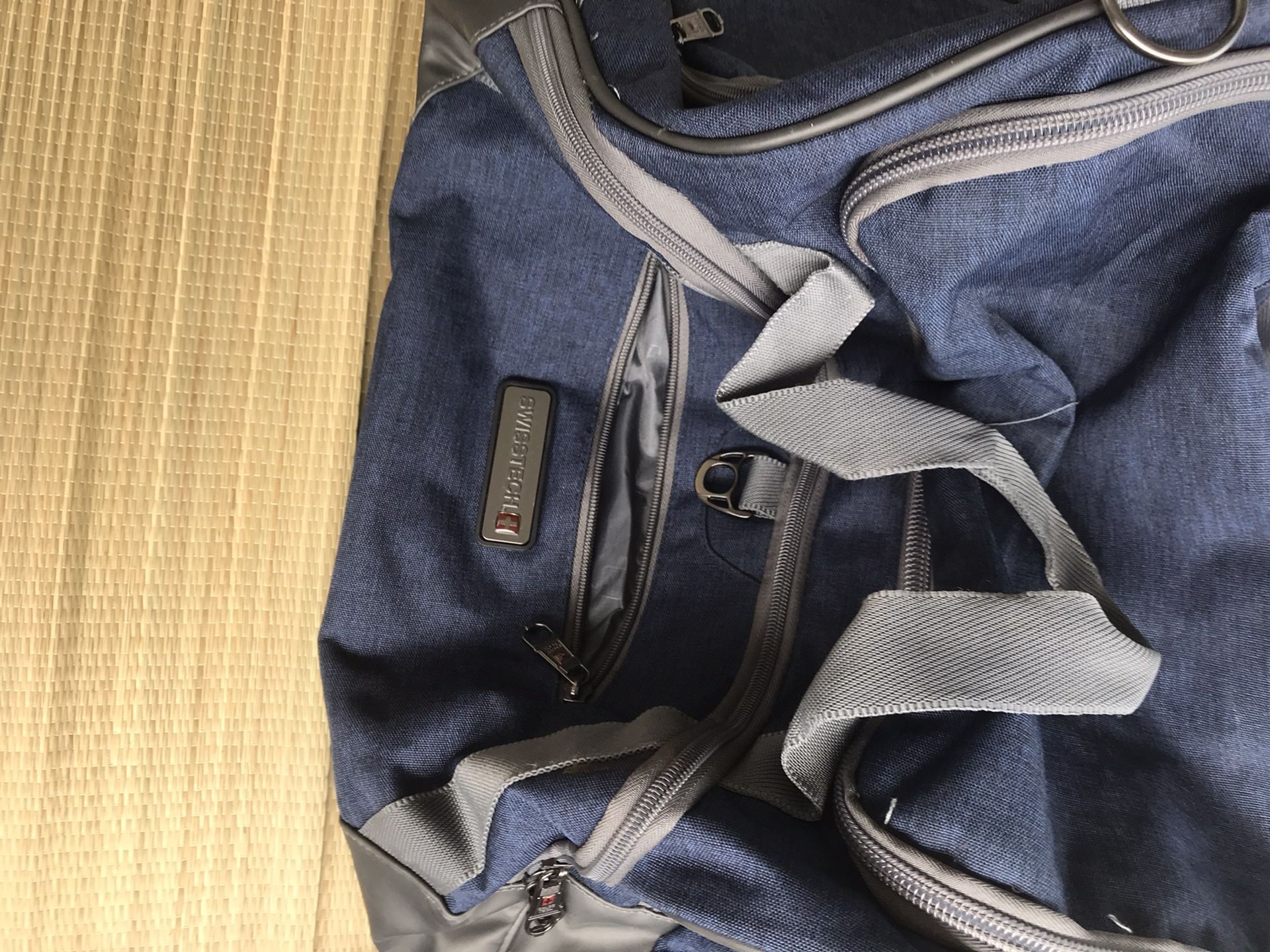 28 Inch Swiss Gear Dueffel Bag
