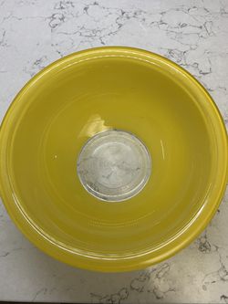 Set of three Pyrex bowls Thumbnail