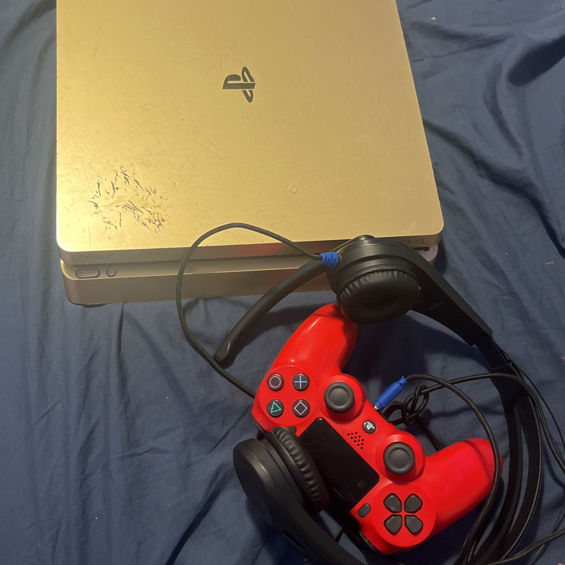 Ps4 Gold Limited Edition Comes With 4 Games And Mic 