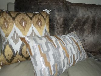 Callisto Home Luxury Pillow for Sale in Montgomery, OH - OfferUp