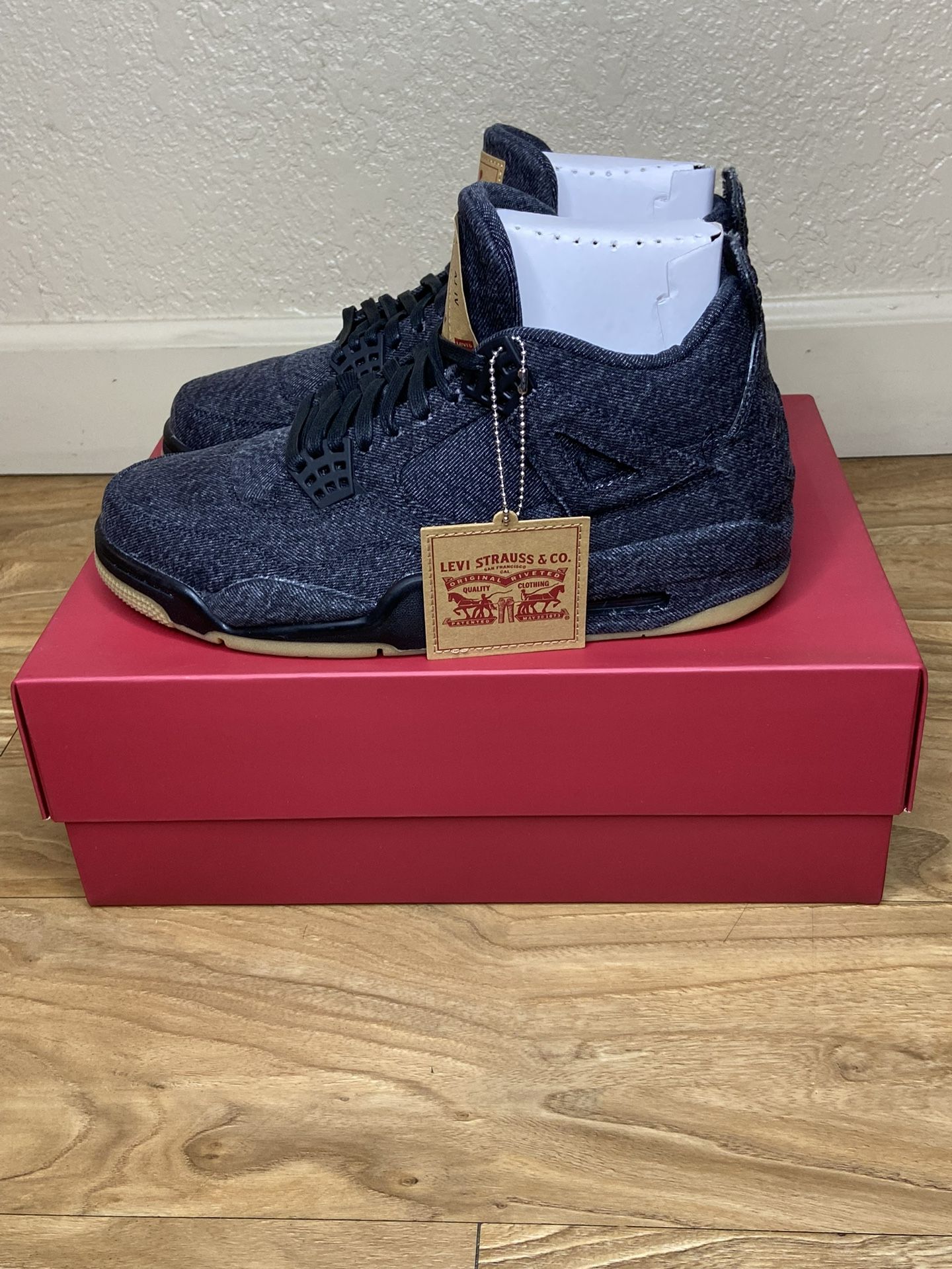 Air Jordan Retro 4 x Levi’s Black Denim