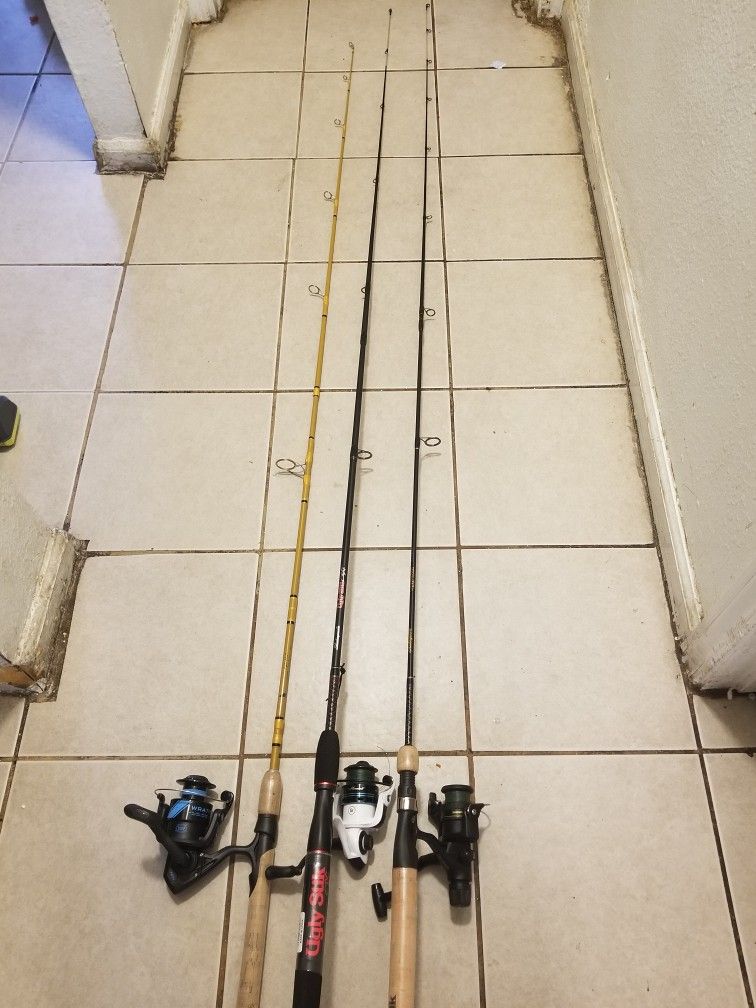 fishing pole with reels both are ugly stik & Eagle claw reels are pflueger penn shimano both ugly stik 7ft & 6"6ft nice set up