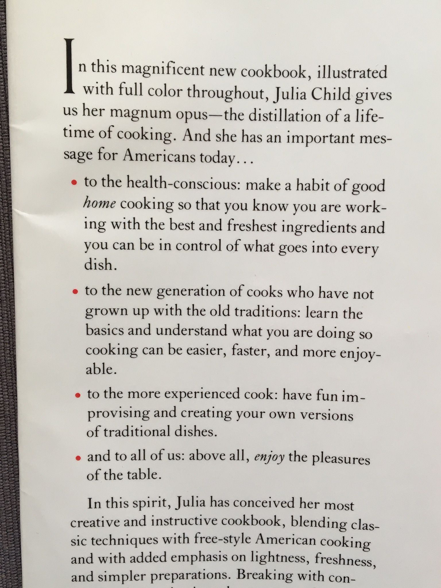 Julia Child The Way To Cook, her classic cookbook 1st edition new condition hardcover, over 800 recipes illustrated throughout with over 600 full colo