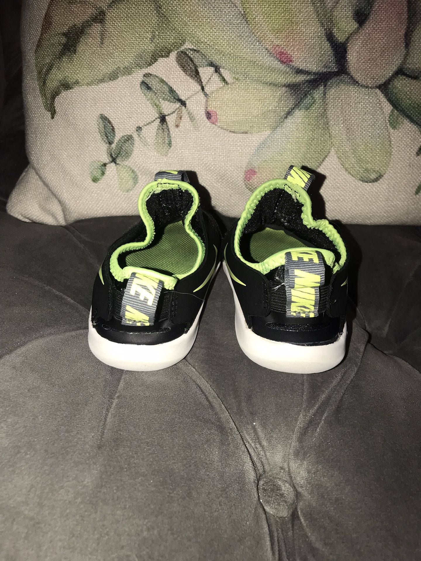 2 Pair Toddler Nikes Sz 6 & 7