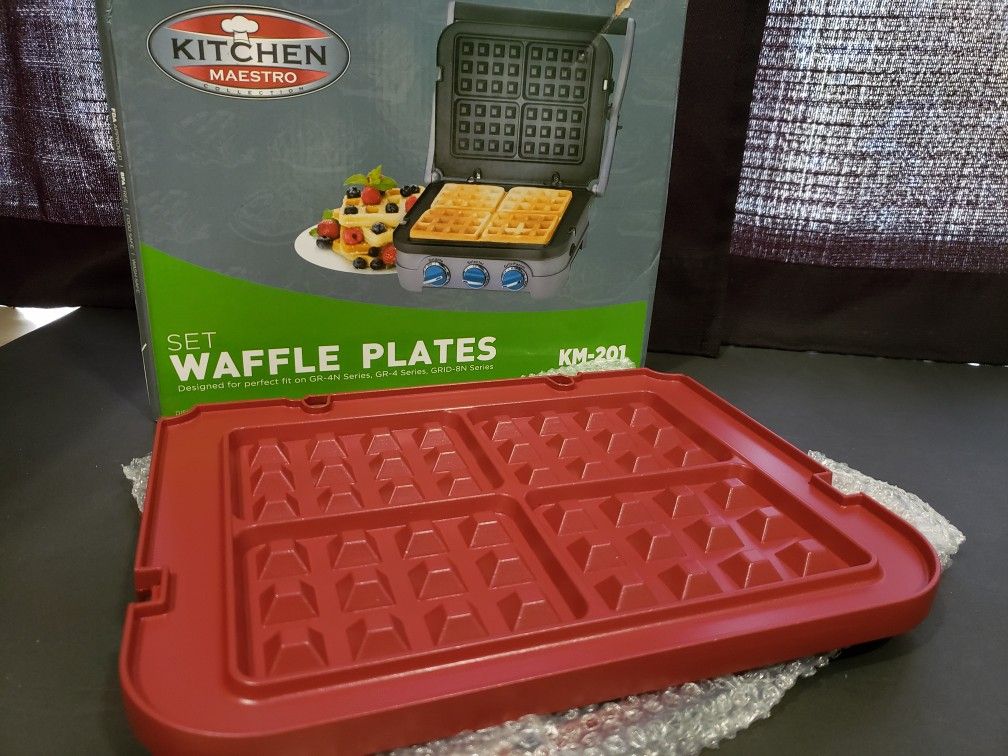 Set Waffle Plates. Kitchen Maestro
