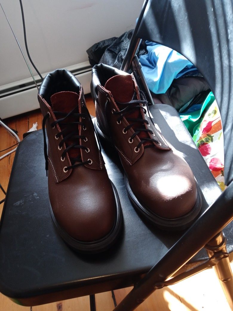 Brand new Never Worn Mens Red Wing Boots