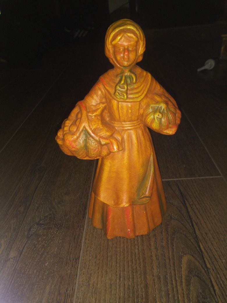 Ceramic Pilgrim Lady Figurine Statue at Least 6 Inches Tall