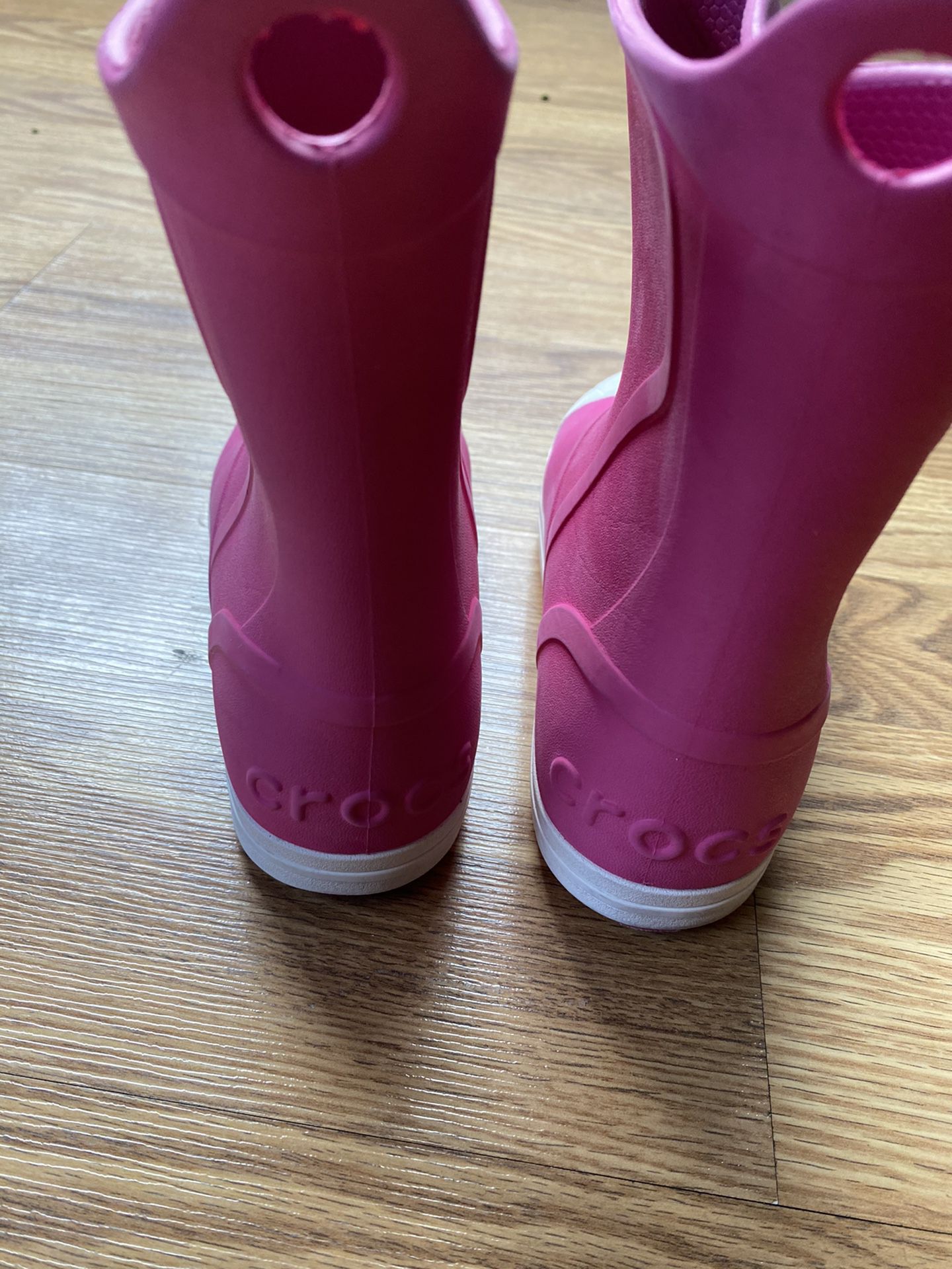 Girl’s Hot Pink Rain Boots Crocs-Size 11