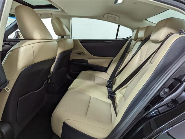 2020 Lexus ES