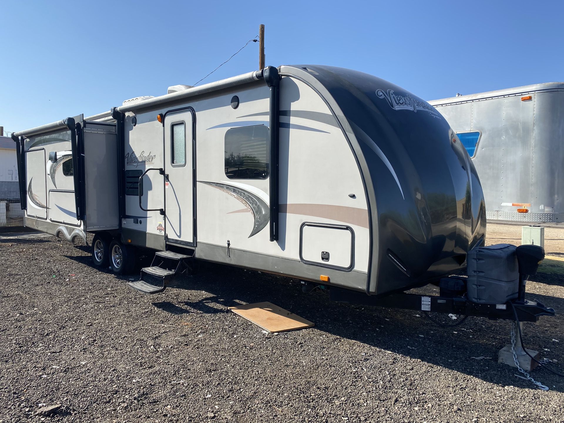 Viewfinder Ft Bumper Pull Travel Trailer Big Super Slides Outside Kitchen Looks Great