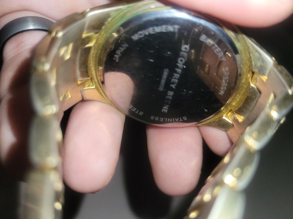 Geoffrey Beene Gold Plate Watch Needs Battery