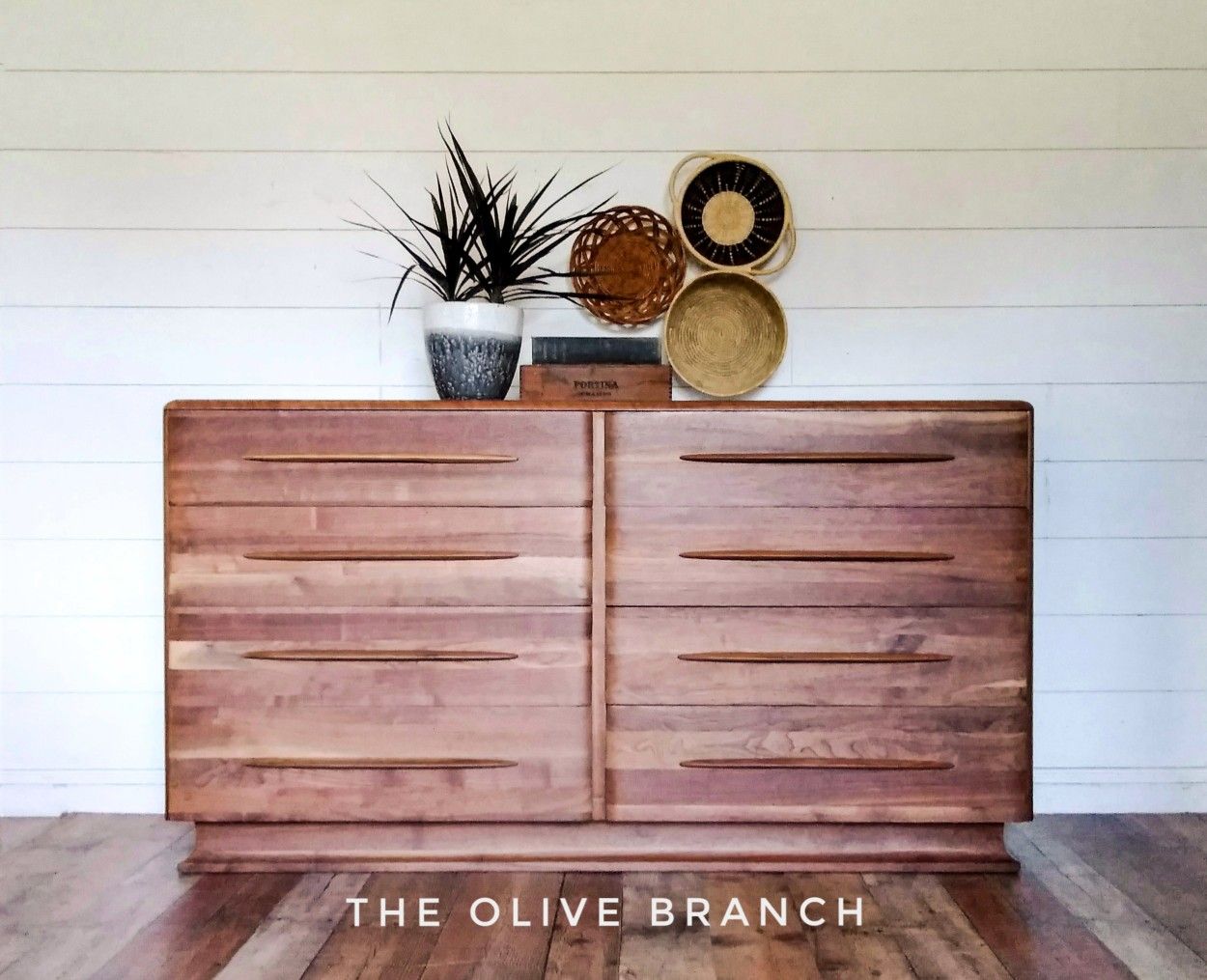 Bissman Furniture Solid Walnut Credenza/ Media/ Dresser/ Sideboard for