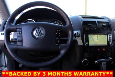 2010 Volkswagen Touareg Thumbnail