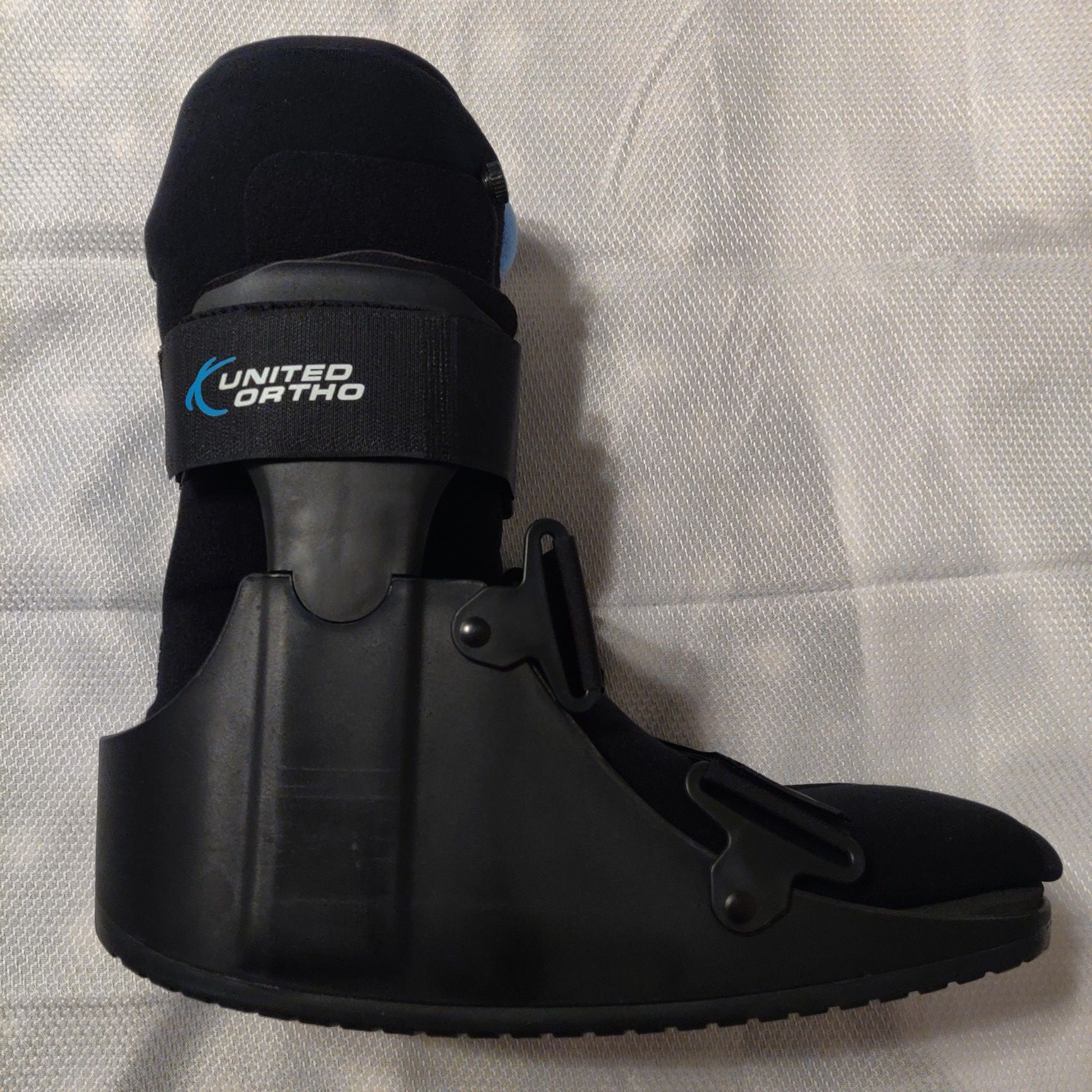 United Ortho Short Air Cam Walker Fracture Boot, Large, Black for Sale