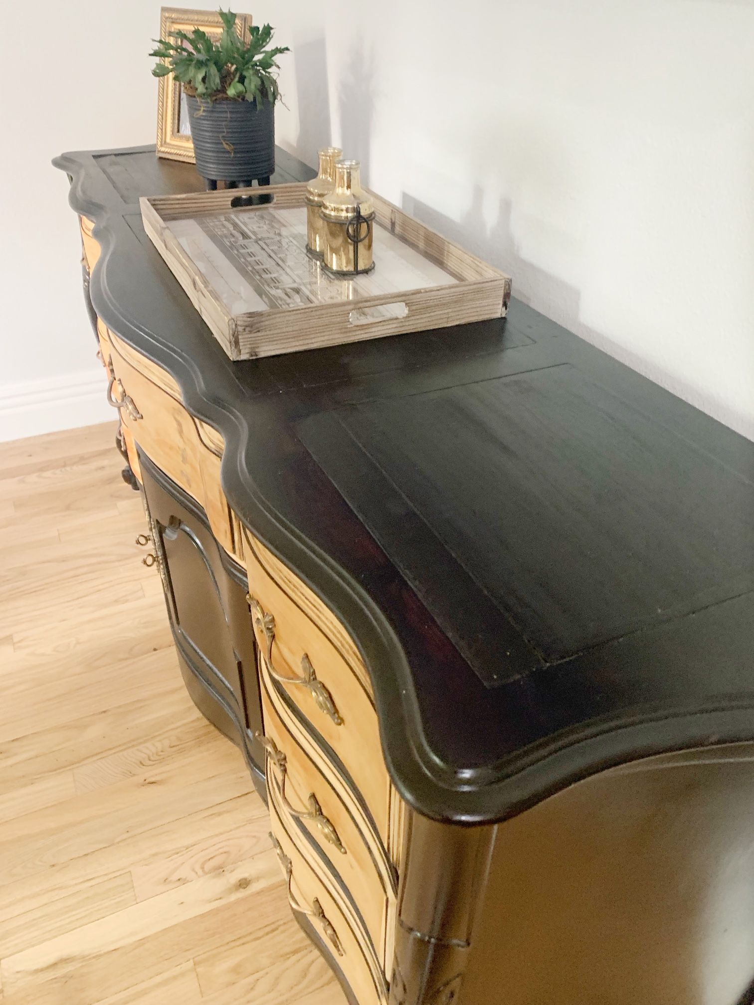 Vintage 9 Drawer Dresser