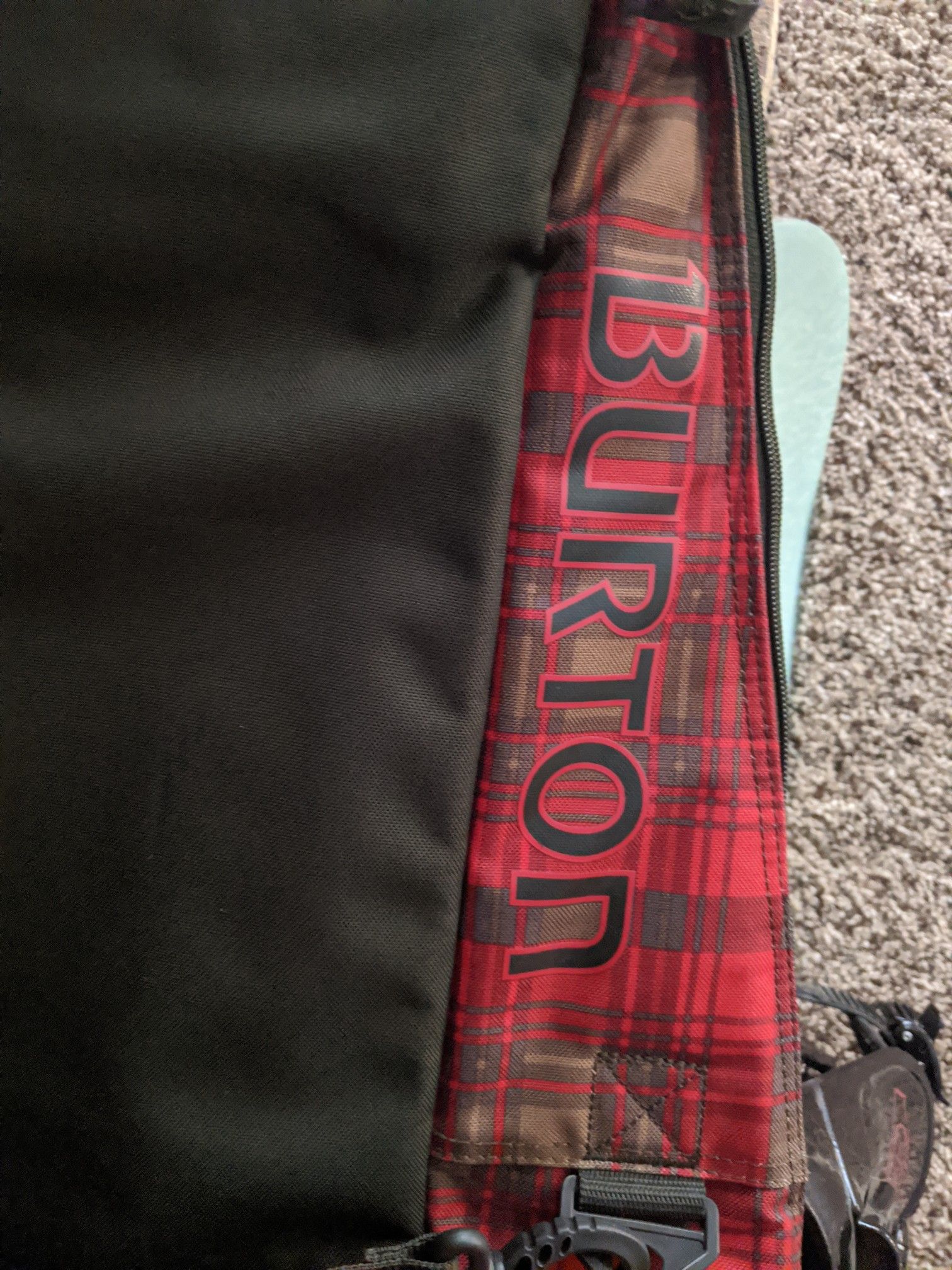 Snowboard, bindings, bag