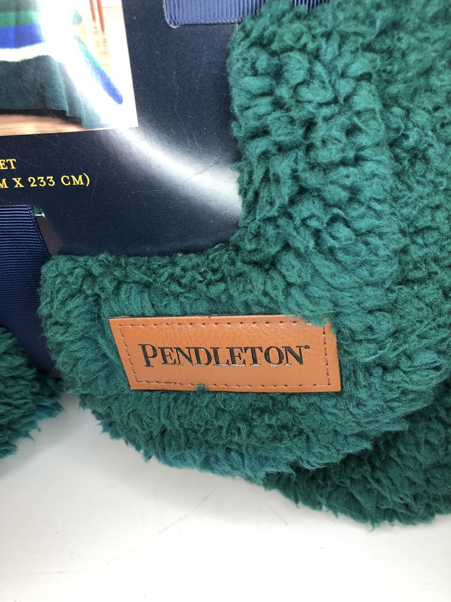 Pendleton Sherpa Fleece Blanket Evergreen Stripe Queen New 98 X 92 Inches Soft