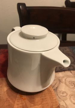 Ceramic tea kettle Thumbnail