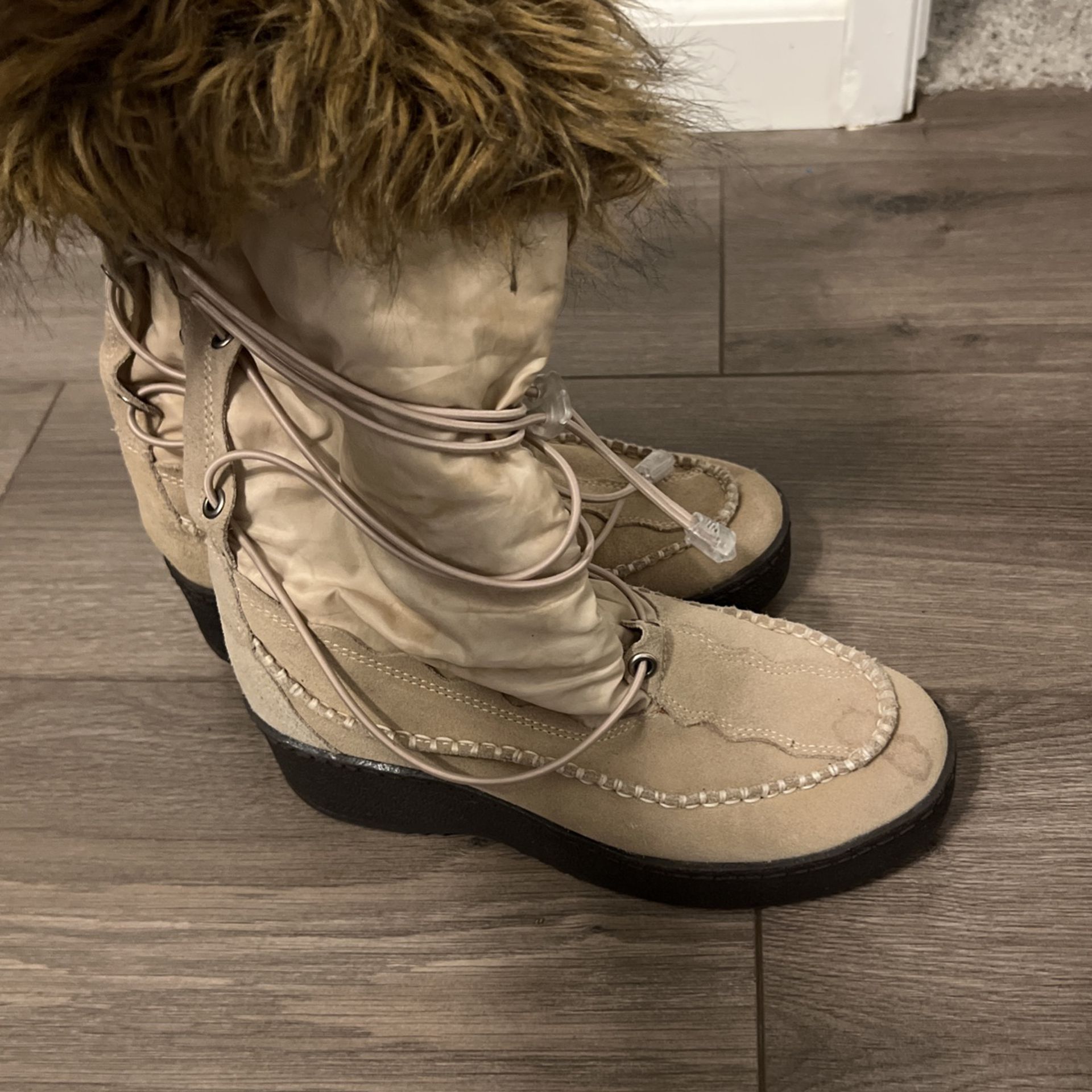 Tan Fur Boots Size 7.5
