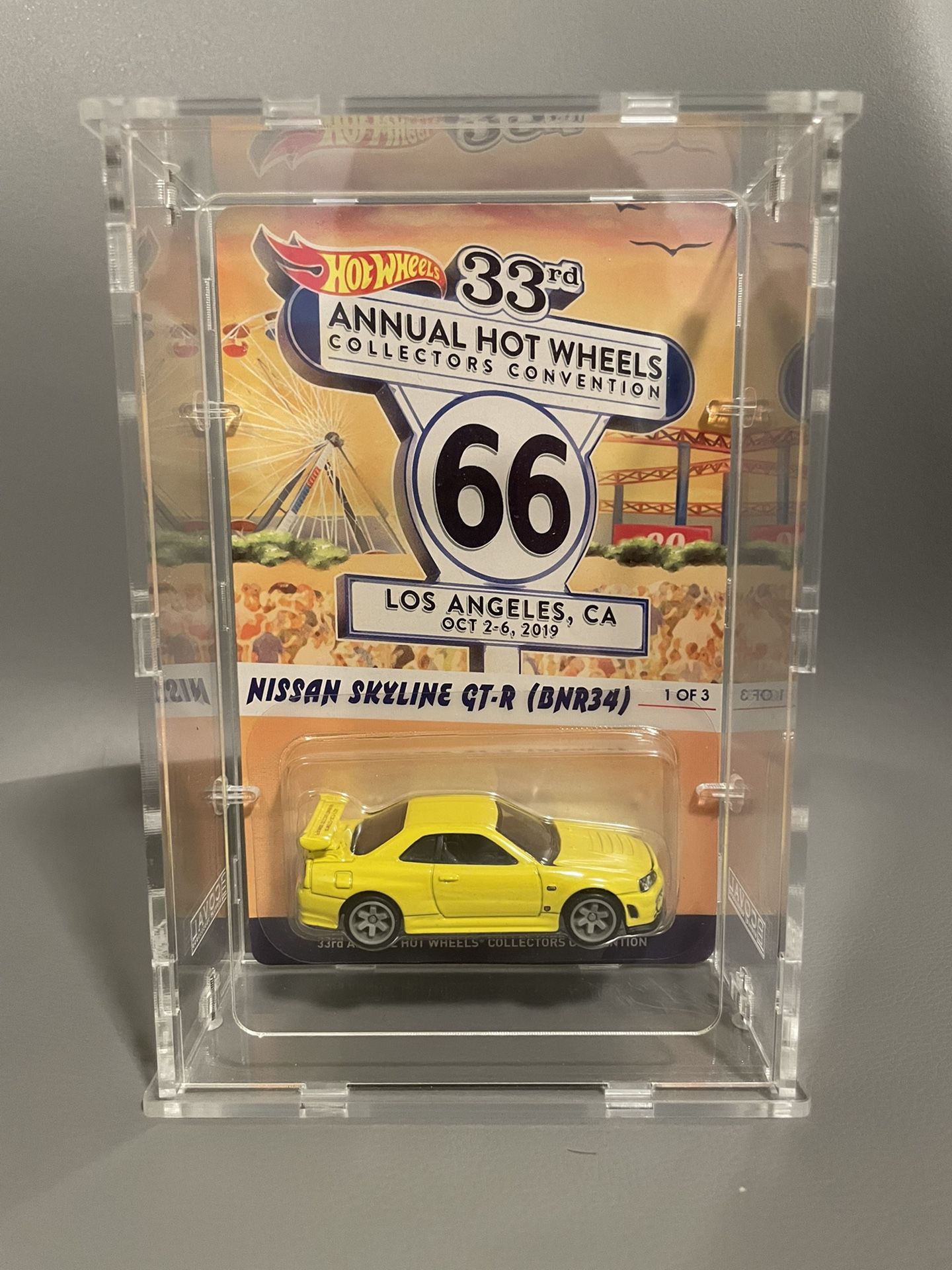 Hot Wheels Convention Skyline With Coval Case