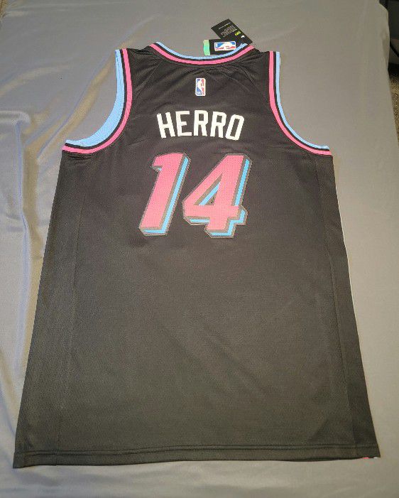 Miami Heat Tyler Herro Jersey
Size: Mens Large