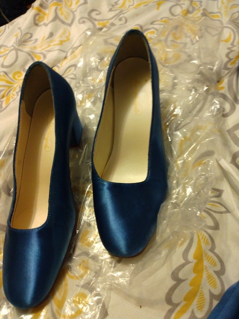 Ladies Size 4