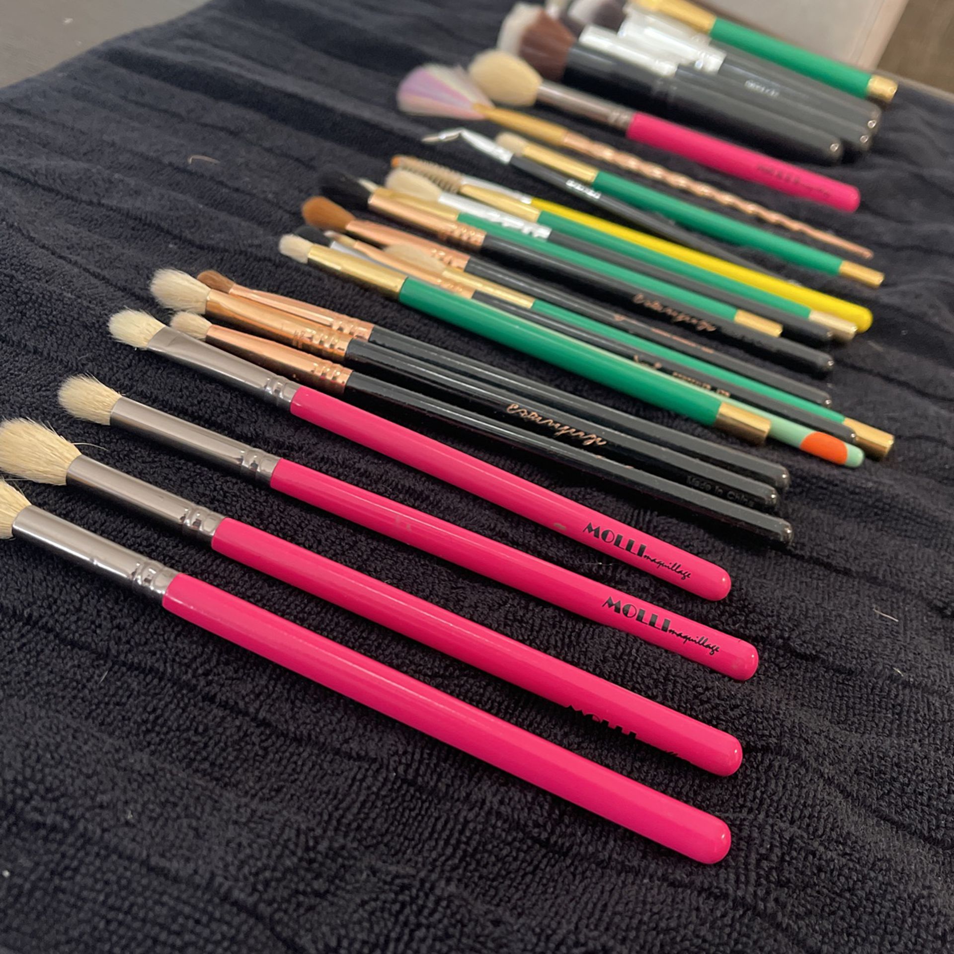 CLEAN Pre-loved makeup Brushes