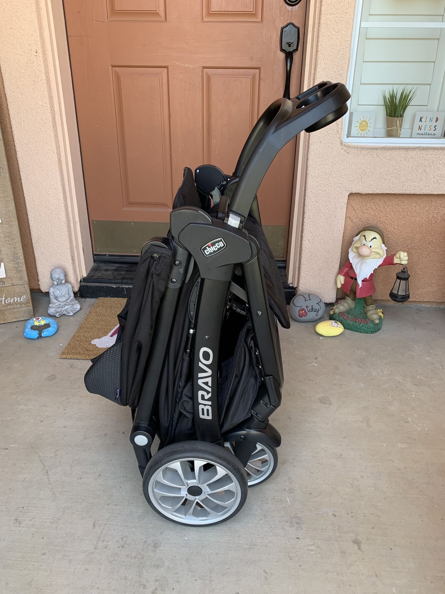 Chicco bravo LE trio travel system