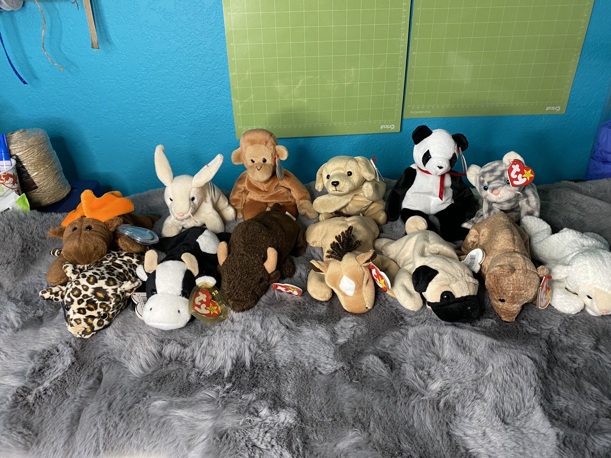 Large Lot Of Beanie Babies 