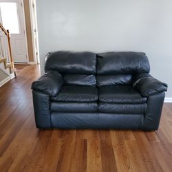 Black Couch, Minor damage Thumbnail