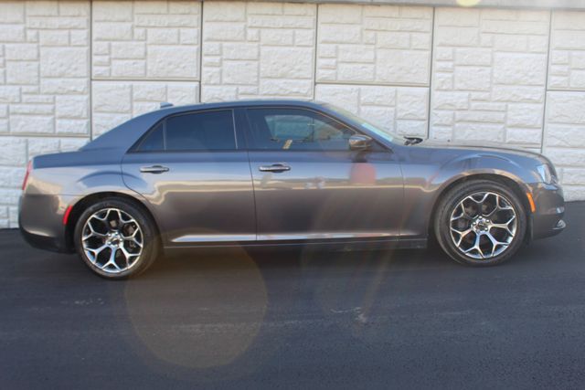 2016 Chrysler 300