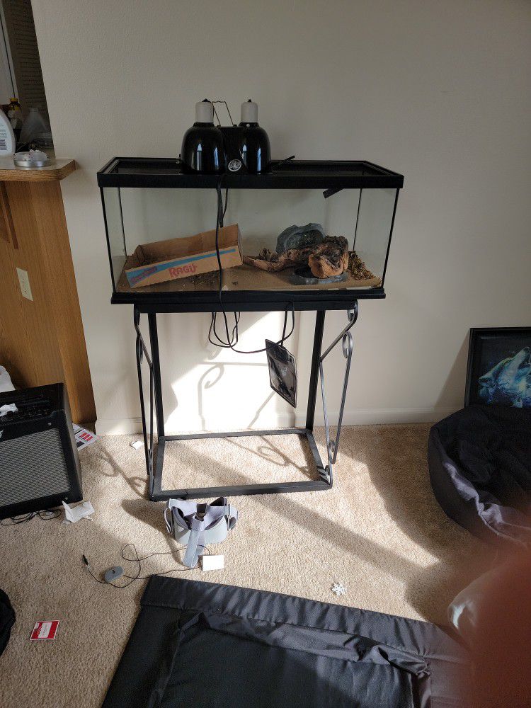 Reptile Stand And Tank 