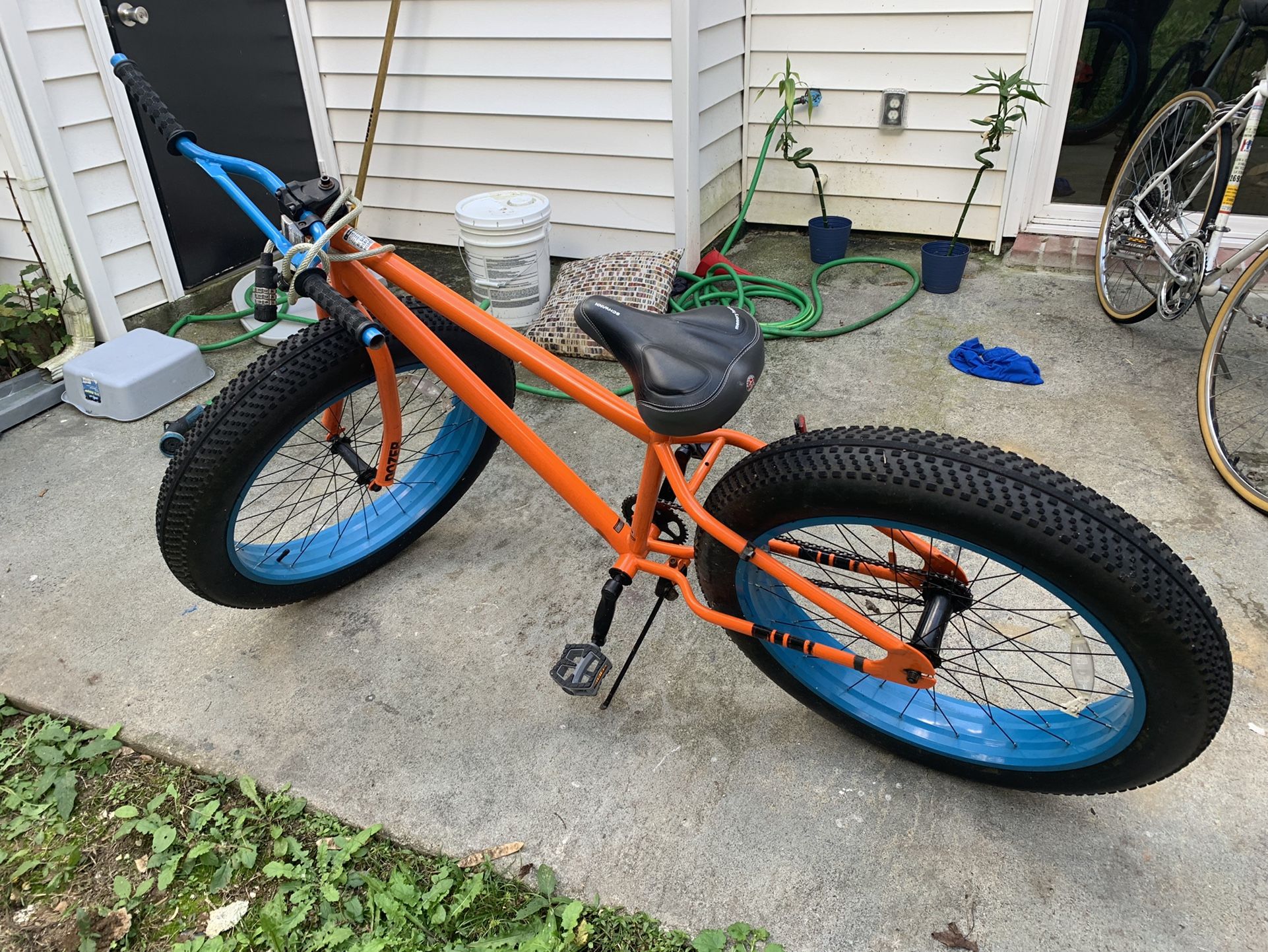 Mongoose Dozer Mountain Bike (Fat Tire)