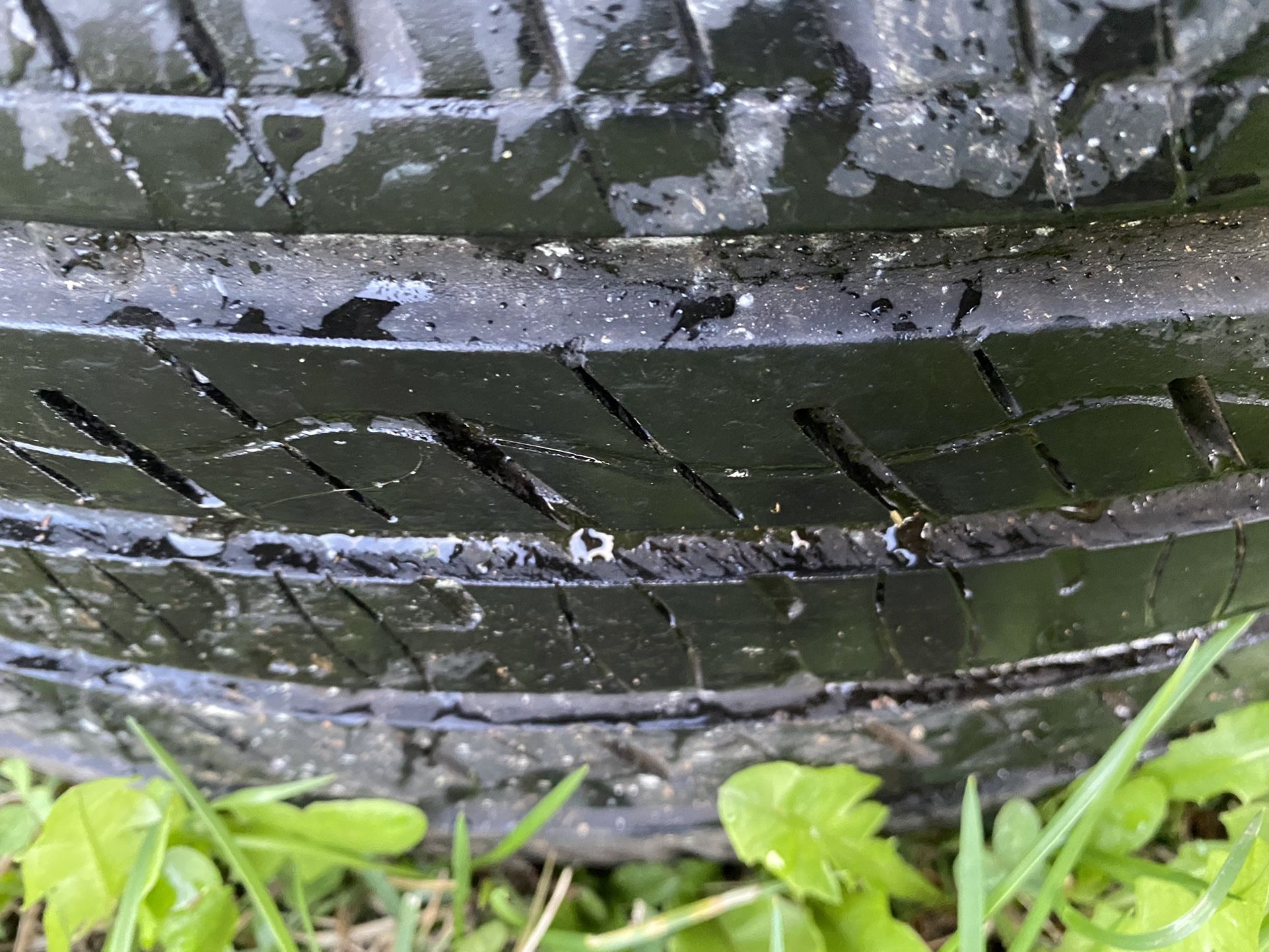 225/60/17 Matching Set Of Kumho's