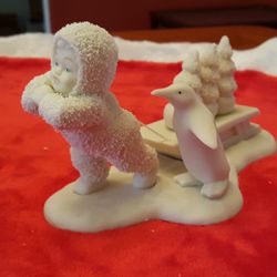 Snowbabies Porcelain Figurine "Bringing Starry Pines" Thumbnail