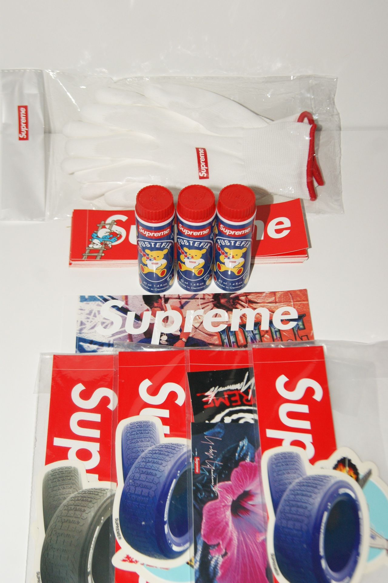 Supreme x New Era Champions Box Logo