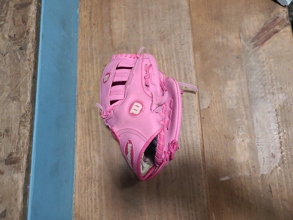 Wilson A300 10.5" t-ball little league glove