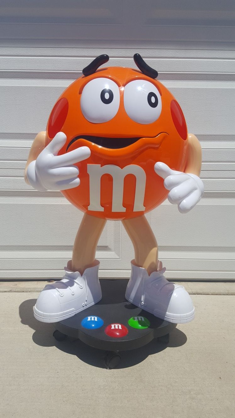 M&M Orange Store Display for Sale in Mentone, CA OfferUp