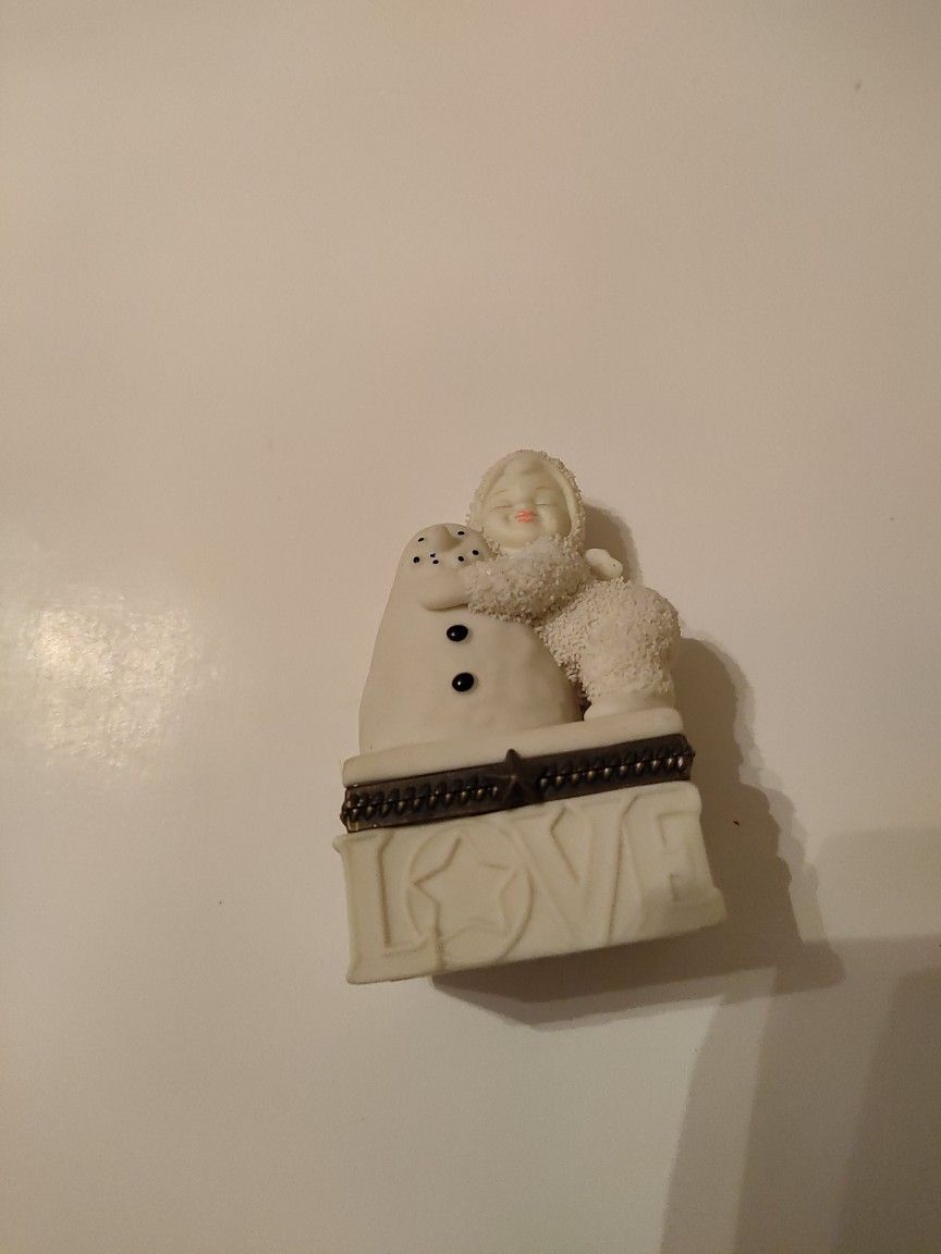 Pre-owned Department 56 Snowbabies "I Love You" Bisque Porcelain Hinged Box.