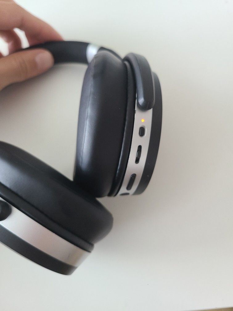 SENNHEISER HD 4.50 Bluetooth Wireless Headphones