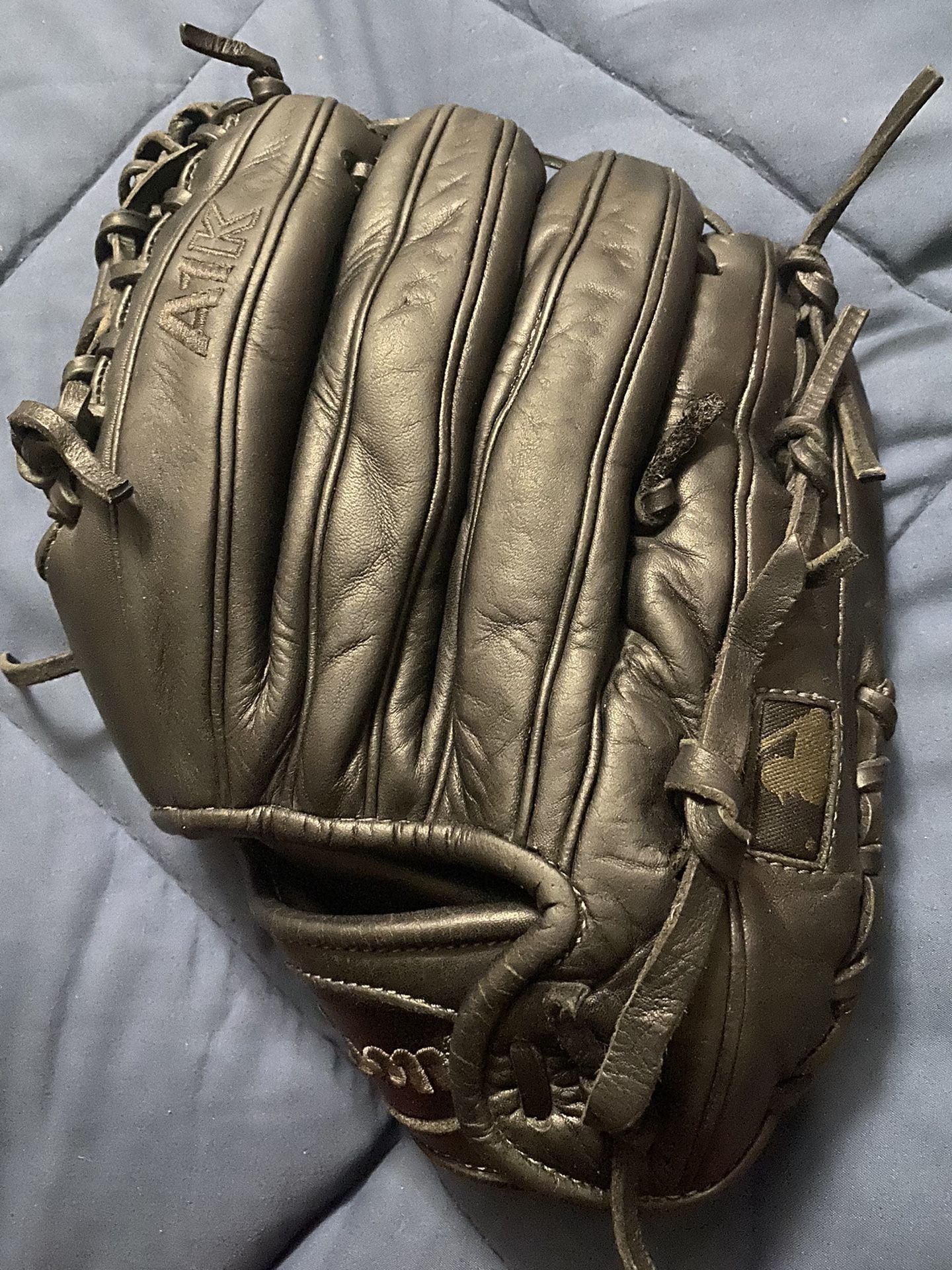 Left-Handed Throw Wilson A1K Baseball Glove 