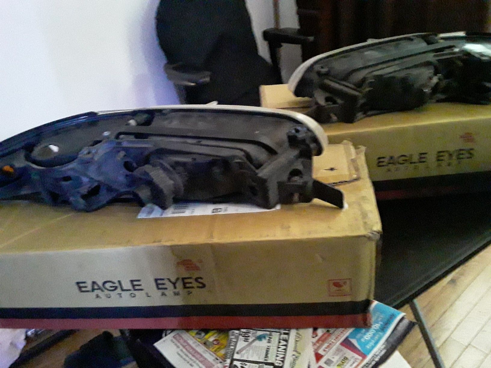 Left and right headlight unit for gran prix