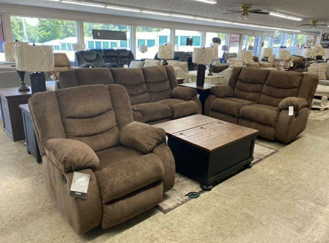 🪶💲39 Down Payment. IN STOCK Tulen Chocolate Reclining Living Room Set
by Ashley Furniture