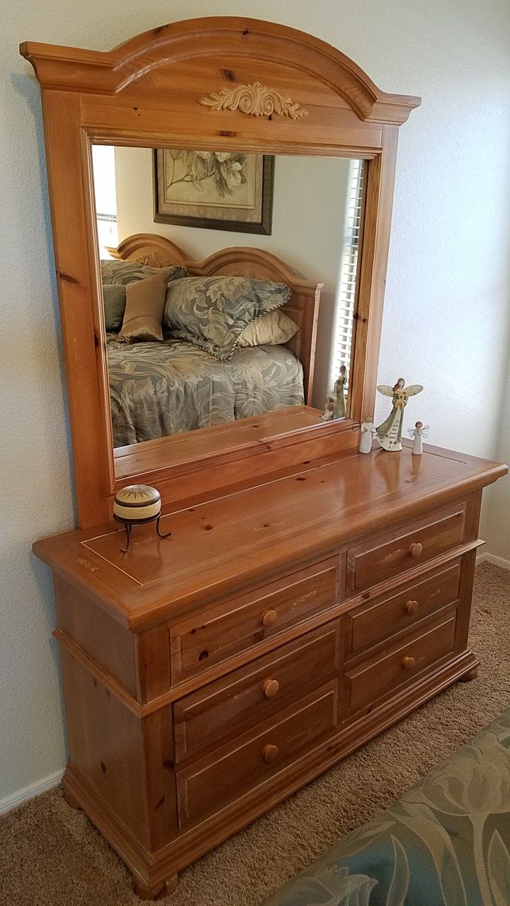 Broyhill Fontana bedroom set for Sale in Phoenix, AZ OfferUp