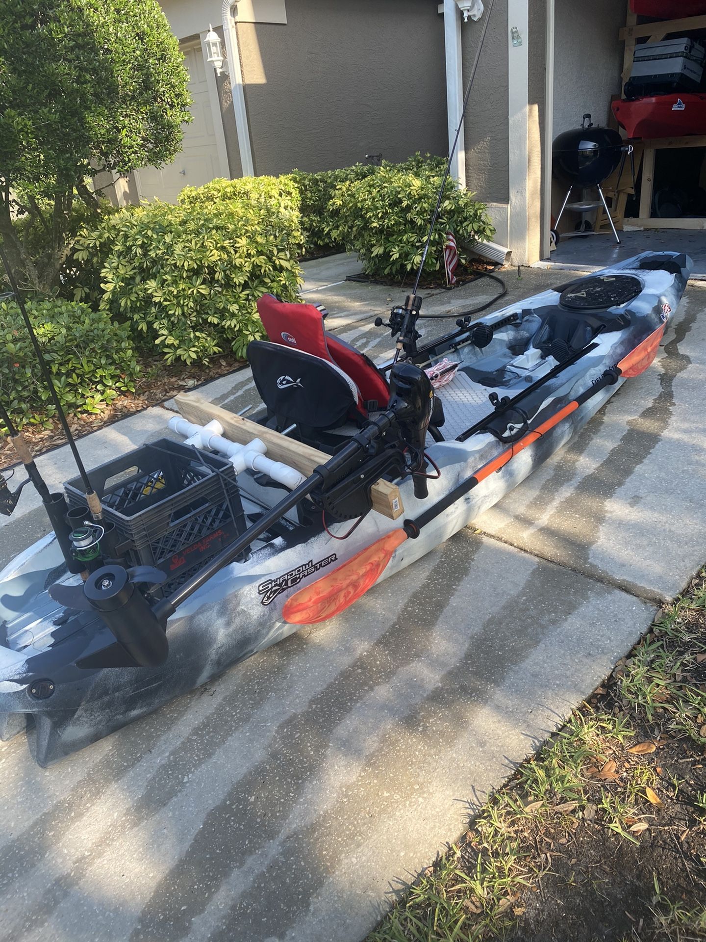 12 ft Field & Stream Shadow Caster Fishing Kayak With Trolling Motor